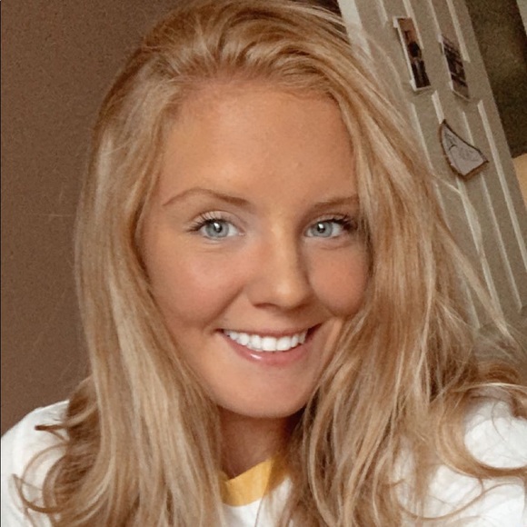 Meet your Posher, Ciara - Picture 1 of 1